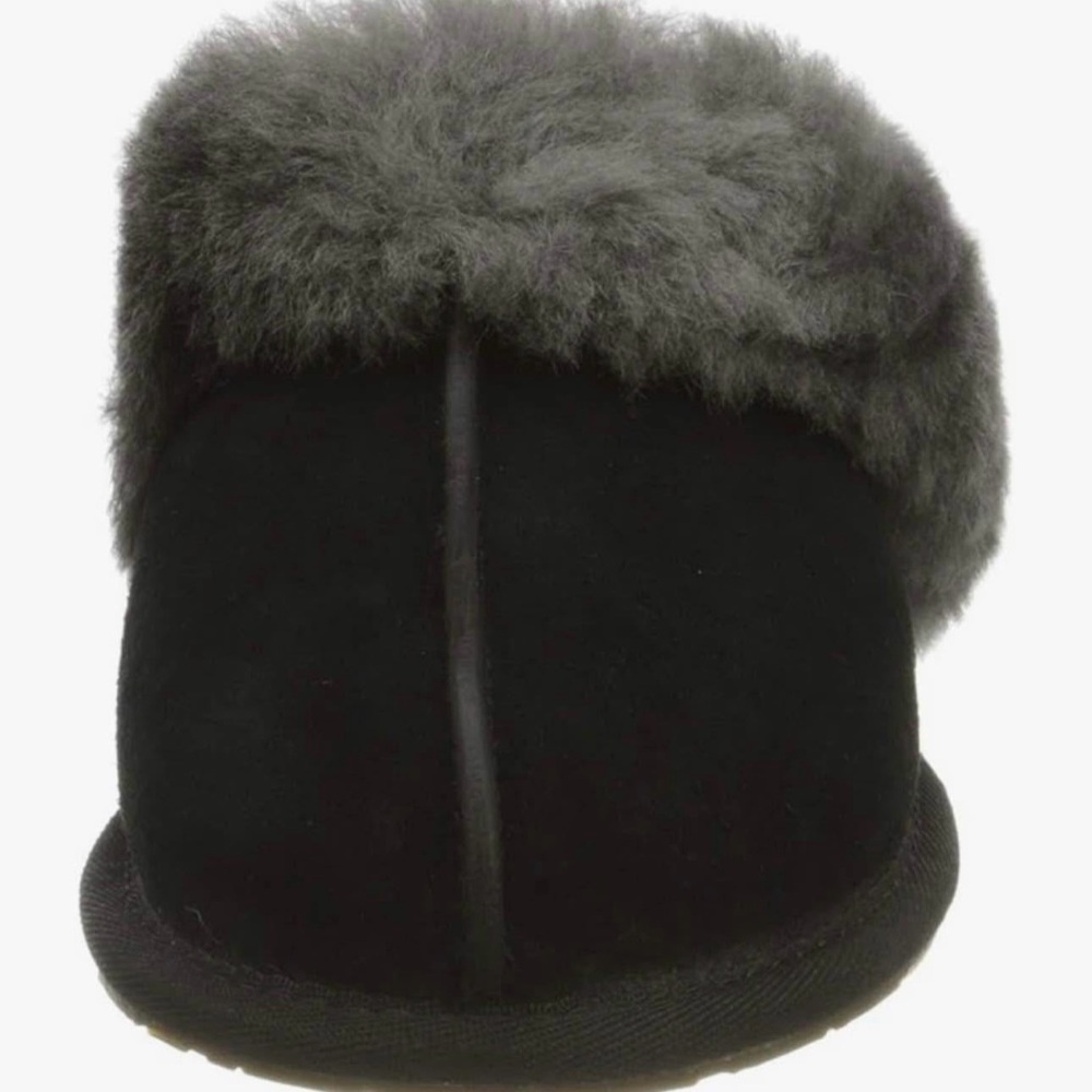 UGG Women’s Slippers Size; 7